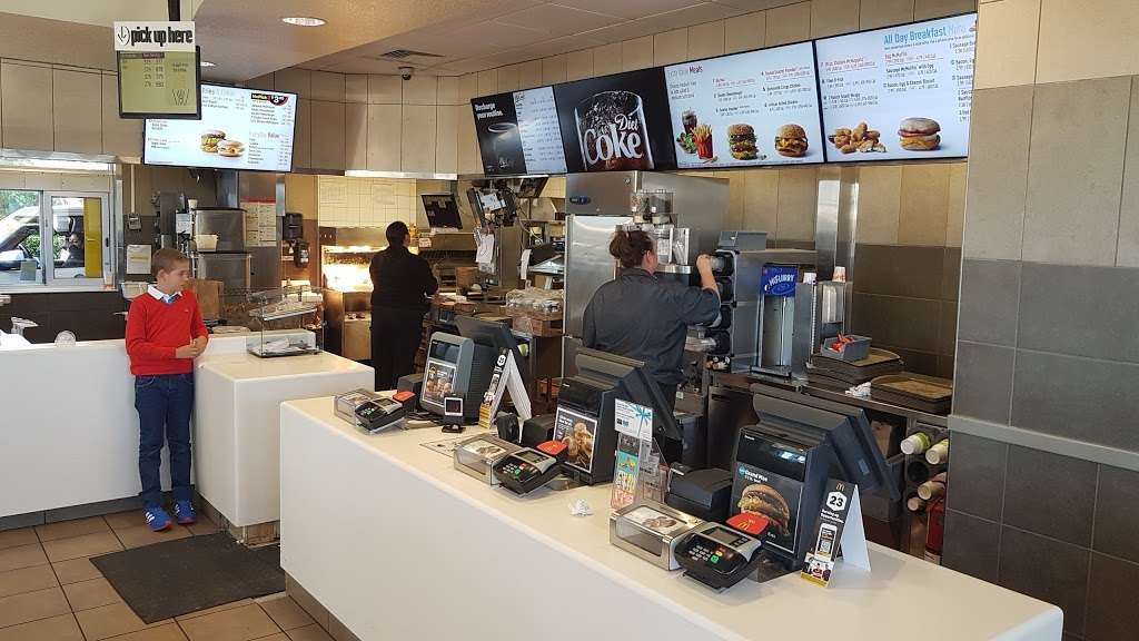 McDonalds | 3325 Daniels Rd, Winter Garden, FL 34787, USA | Phone: (407) 654-1794