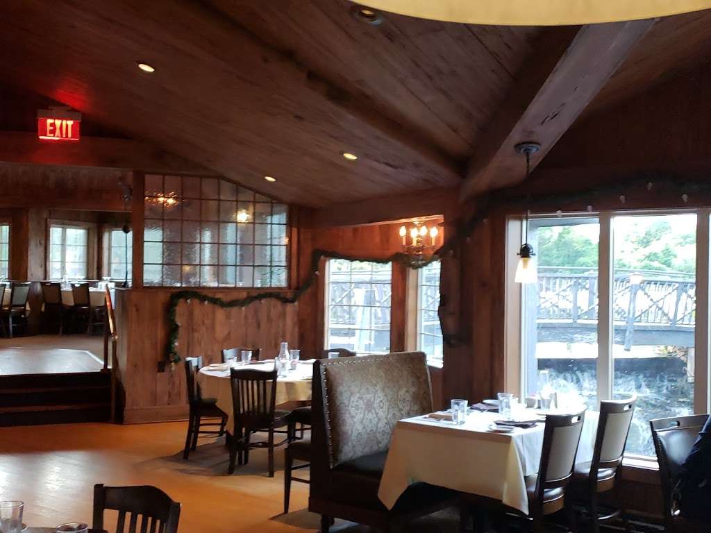 The Old Grist Mill Tavern | 390 Fall River Ave, Seekonk, MA 02771, USA | Phone: (508) 336-8460