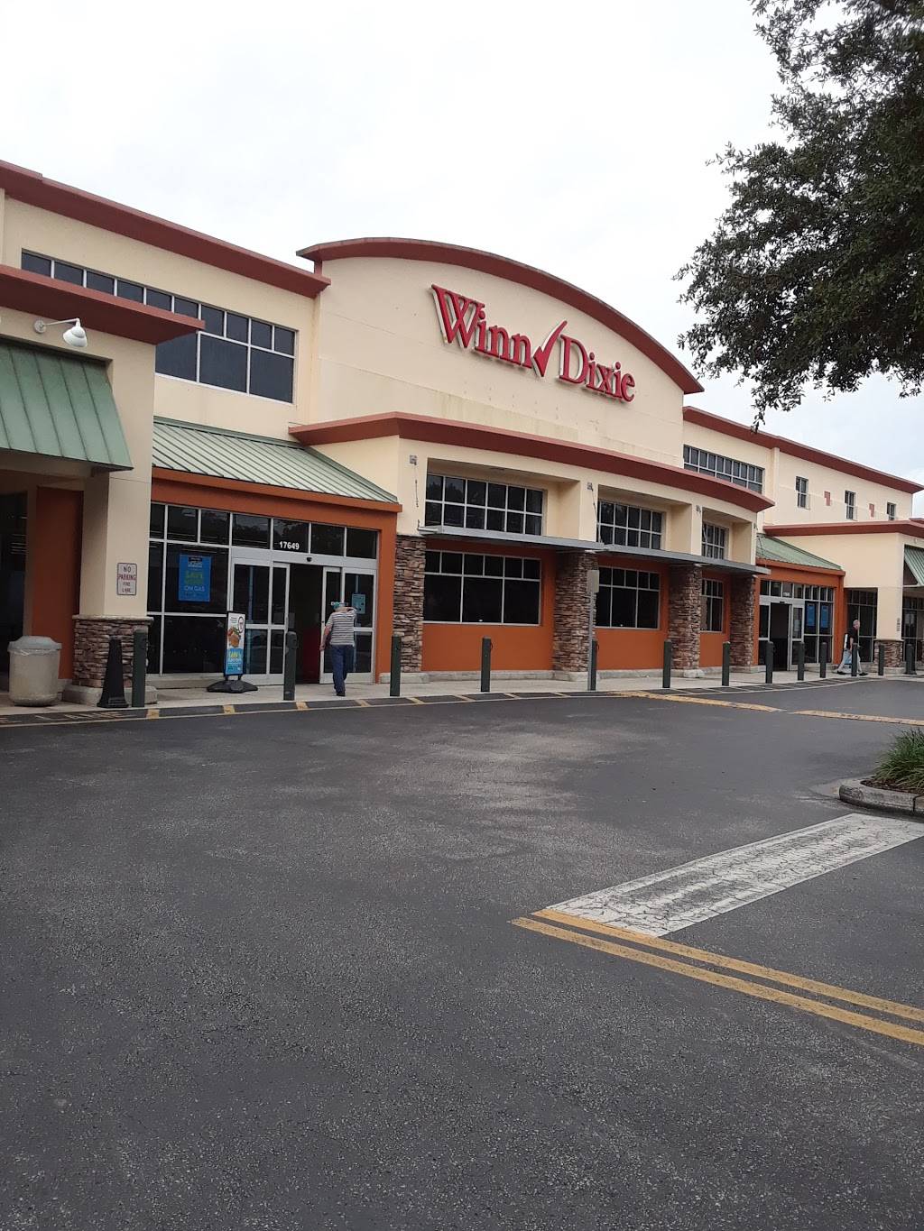 Winn-Dixie | 17649 Gunn Hwy, Odessa, FL 33556, USA | Phone: (813) 920-7626