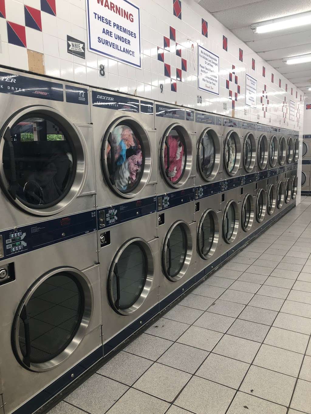 Gold Star Coin Laundry | 14701 NE 6th Ave, Miami, FL 33161, USA | Phone: (305) 944-0001