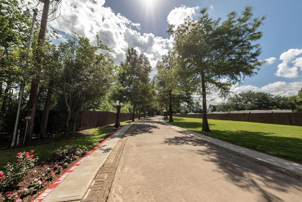 Valiente Senior Living | 33417 Pinehurst Loop, Magnolia, TX 77355, USA | Phone: (281) 962-0223