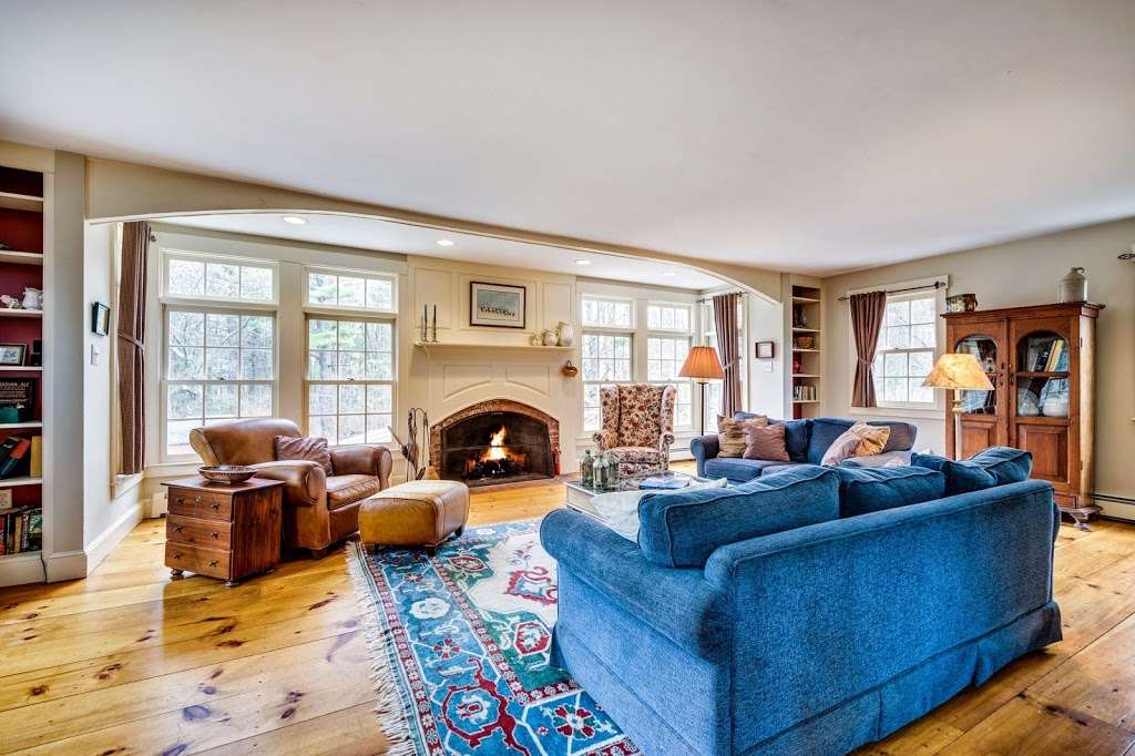 Barrett Sothebys International Realty | 152 Lincoln Rd, Lincoln, MA 01773 | Phone: (781) 259-4040