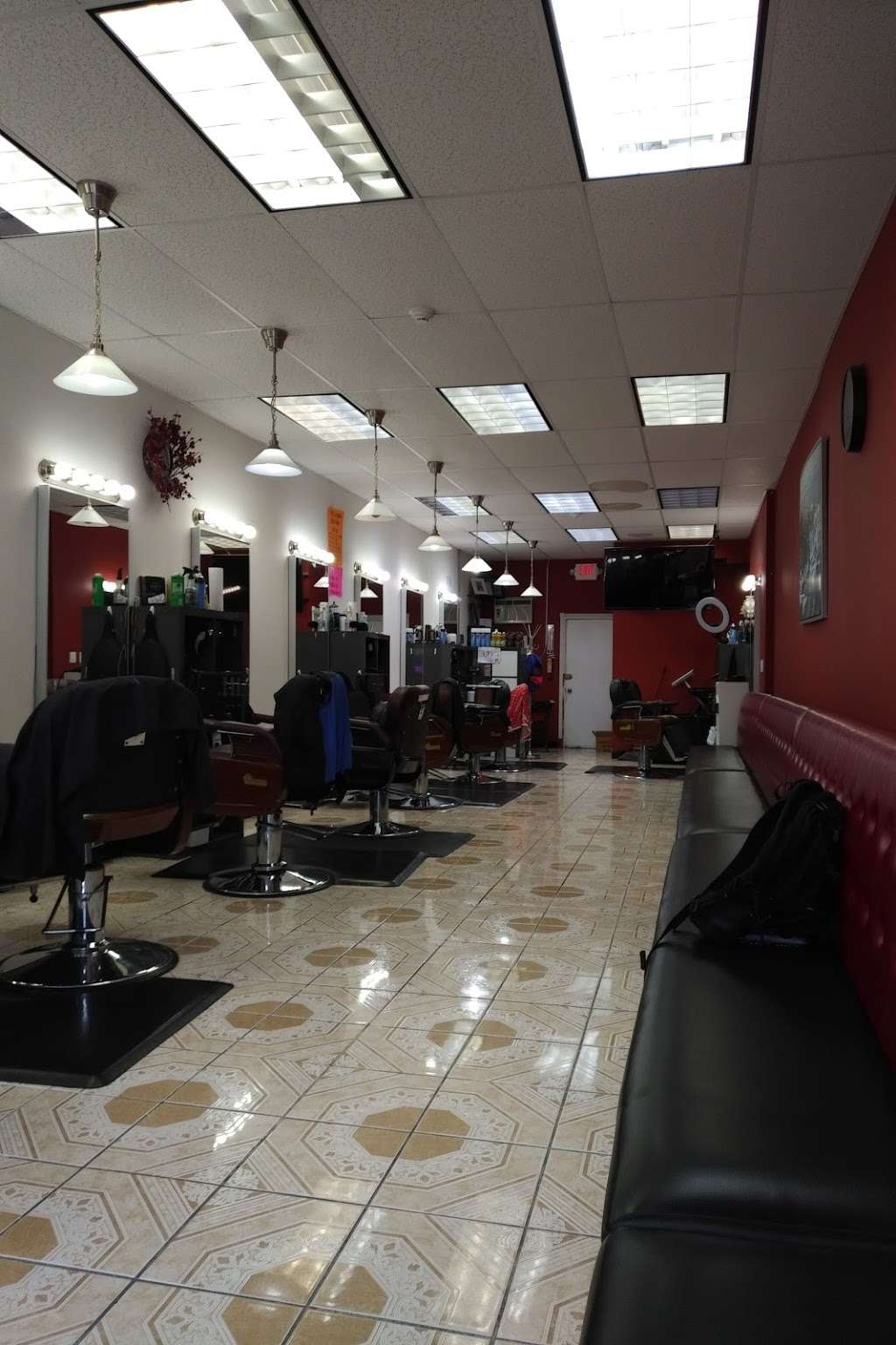 Patrons Lounge Barber | 170 Elmora Ave, Elizabeth, NJ 07202, USA | Phone: (908) 469-5400