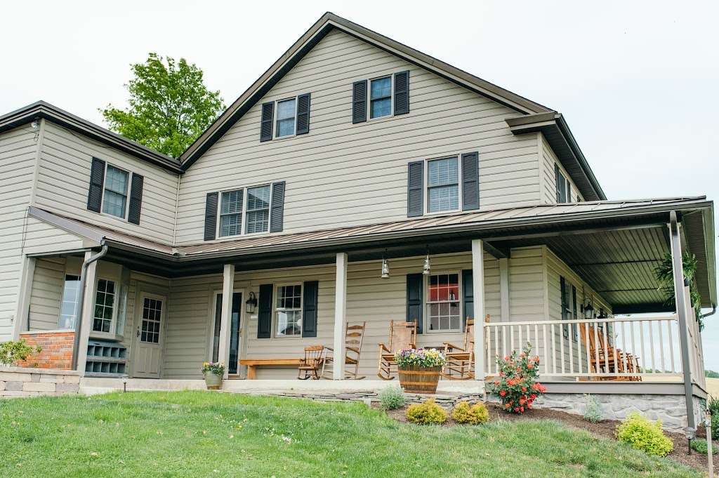 Country Log House Farm Bed & Breakfast | 1175 Flory Rd, Mount Joy, PA 17552, USA | Phone: (717) 917-6782