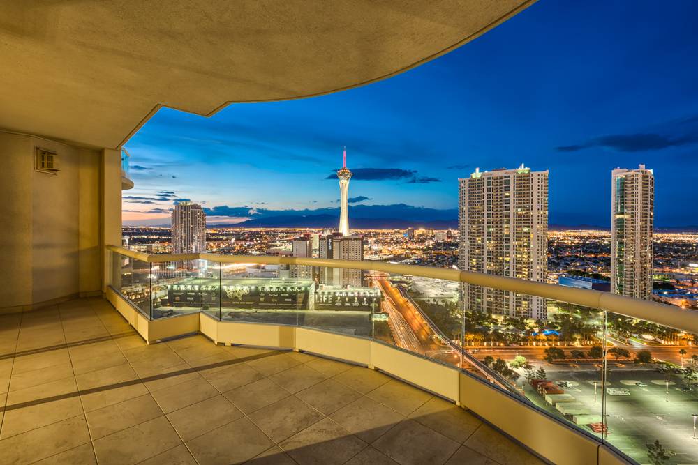 Three Turnberry Place | 2747 Paradise Rd, Las Vegas, NV 89109, USA | Phone: (702) 732-4422