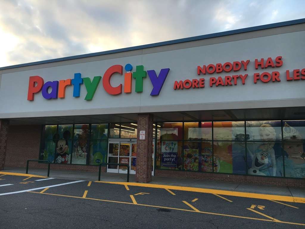 Party City | 288 Chelmsford St, Chelmsford, MA 01824, USA | Phone: (978) 937-7040