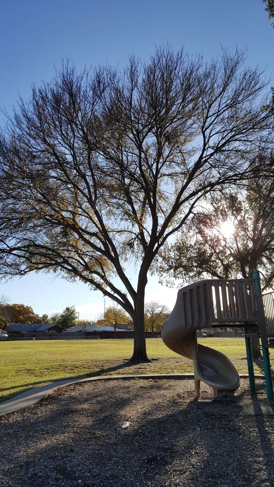 Bisby, Harold R. Park | 3114 Pinewood Dr, Garland, TX 75044, USA | Phone: (972) 205-2750