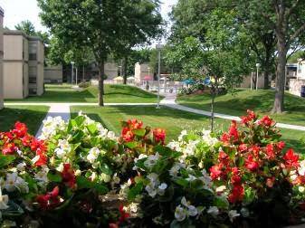 South Pointe Apartments | 695 American Blvd E, Bloomington, MN 55420 | Phone: (952) 888-6503