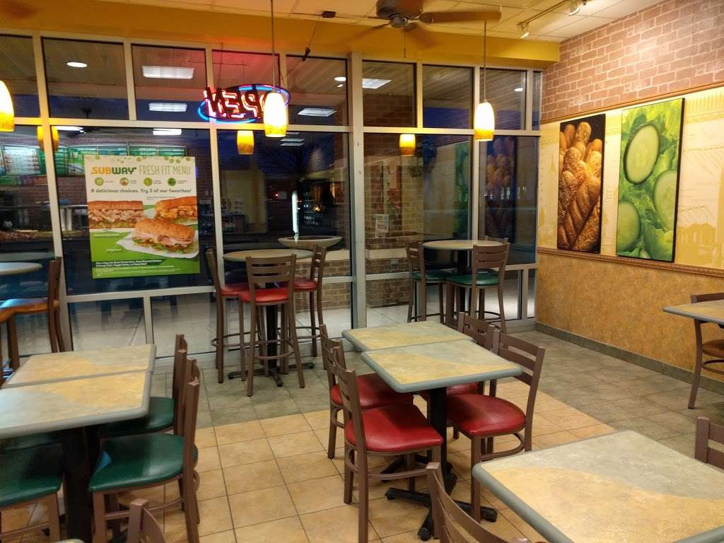 Subway Restaurants | 10009 Northwestern Ave, Franksville, WI 53126, USA | Phone: (262) 884-0995