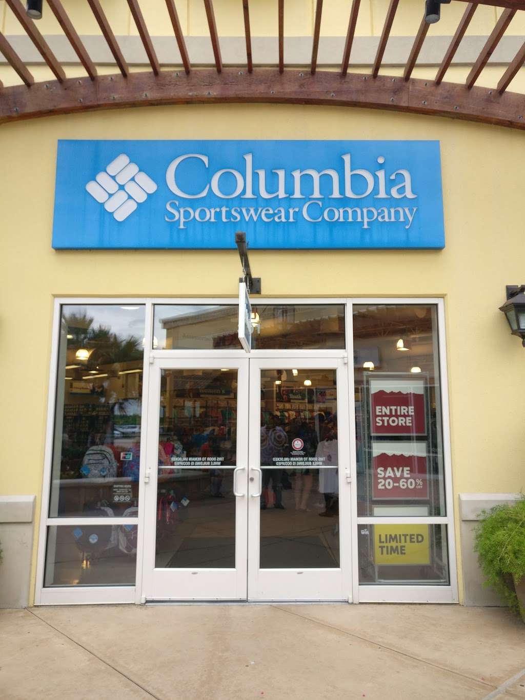 Columbia Factory Store | 5885 Gulf Fwy #301, Texas City, TX 77591 | Phone: (832) 226-5283
