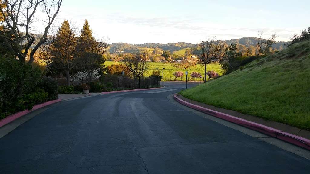 Smith Ranch Homes Homeowners | 500 Deer Valley Rd, San Rafael, CA 94903, USA | Phone: (415) 492-4900