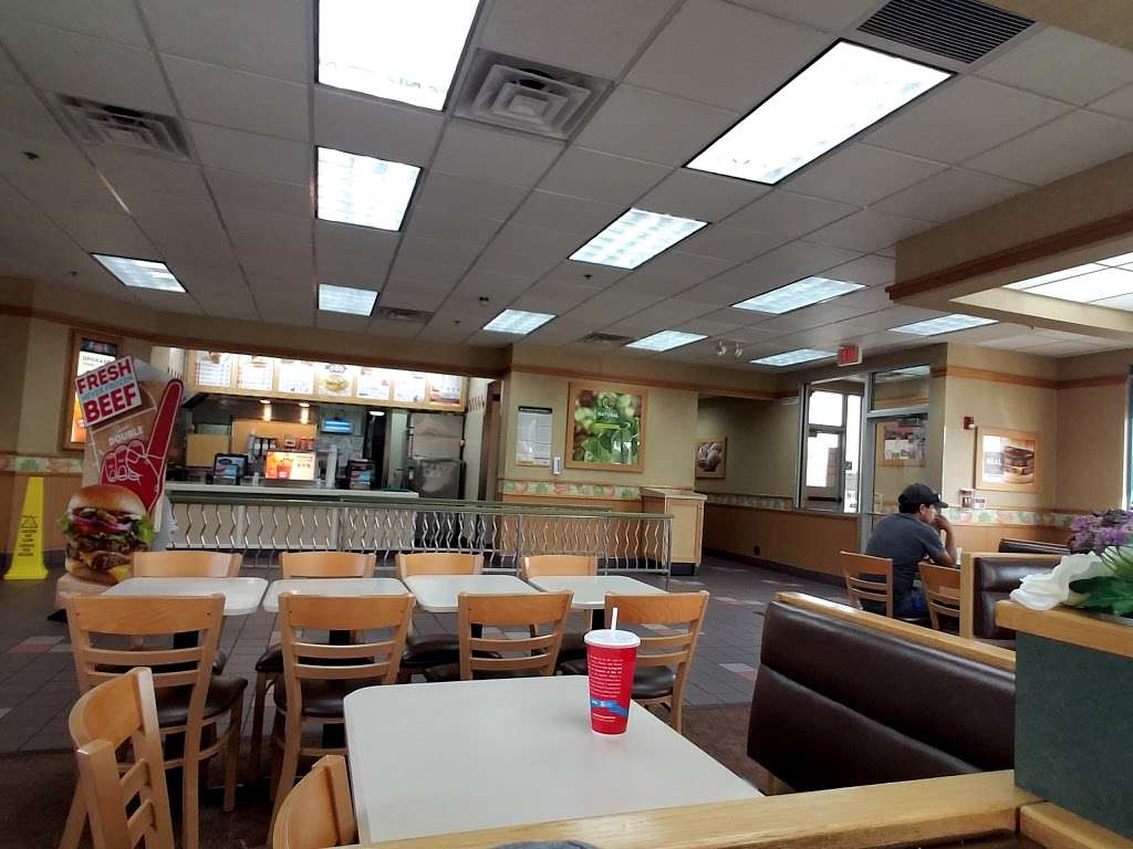 Wendys | 14439 Baseline Ave, Fontana, CA 92336, USA | Phone: (909) 356-8622