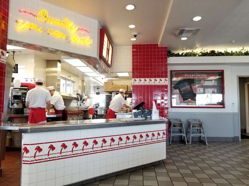 In-N-Out Burger | 1417 Fitzgerald Dr, Pinole, CA 94564, USA | Phone: (800) 786-1000