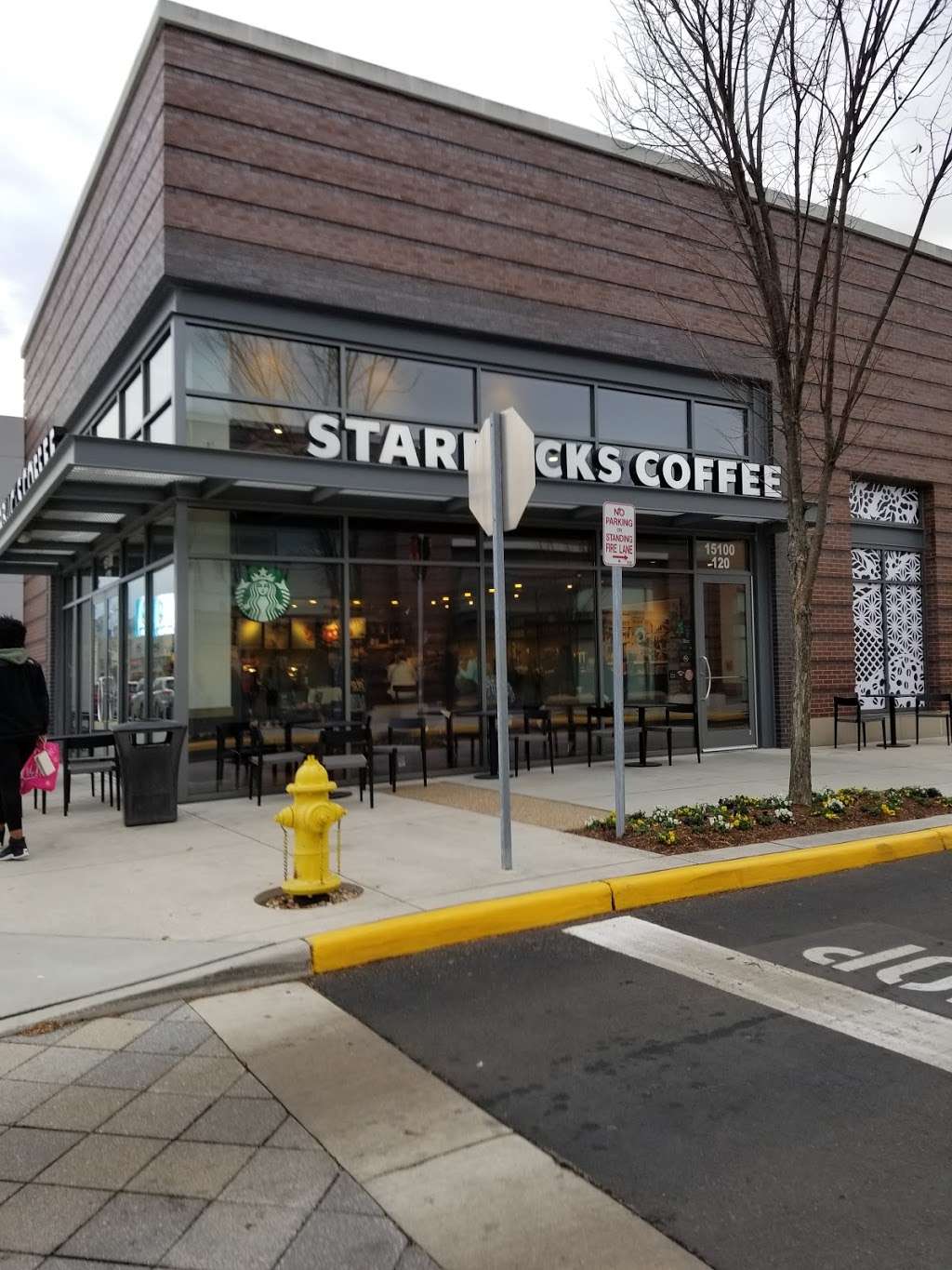Starbucks | 15100 Potomac Town Pl, Woodbridge, VA 22192, USA | Phone: (703) 670-7140