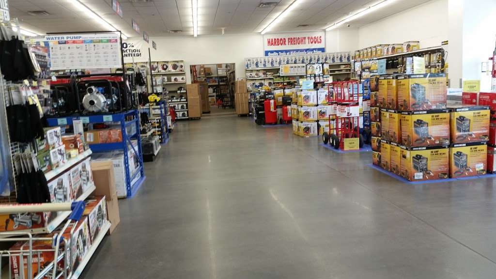 Harbor Freight Tools | 1317 E Osceola Pkwy, Kissimmee, FL 34744, USA | Phone: (407) 518-4946