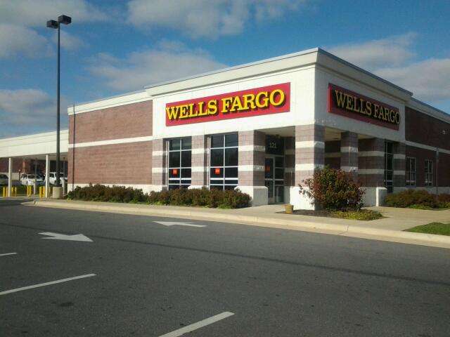 Wells Fargo Bank | 121 Gateway Dr, Winchester, VA 22603, USA | Phone: (540) 678-2050