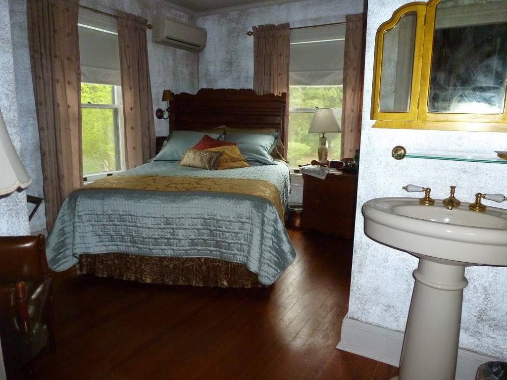 Back Inn Time B&B | 445 Irvington Rd, Kilmarnock, VA 22482, USA | Phone: (804) 435-2318