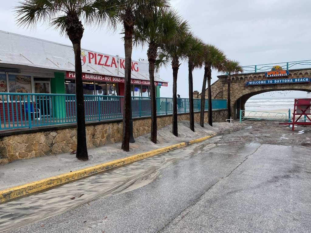 Pizza King | 4270 1, Boardwalk, Daytona Beach, FL 32118, USA | Phone: (386) 253-1221
