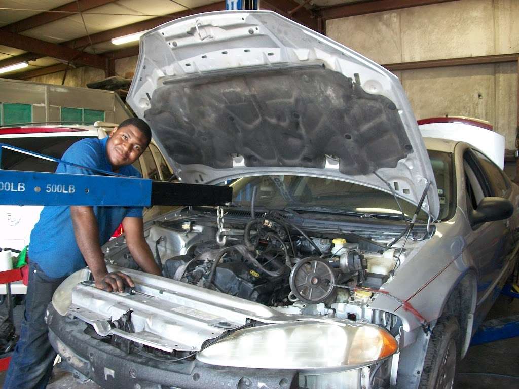 Bonis Garage | 11715 Veterans Memorial Dr B1, Houston, TX 77067, USA | Phone: (832) 433-1537