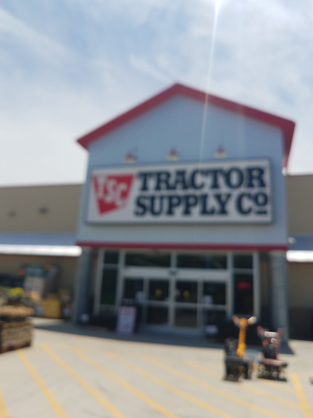 Tractor Supply Co. | 4777 E Kenosha St, Broken Arrow, OK 74014, USA | Phone: (918) 355-9077