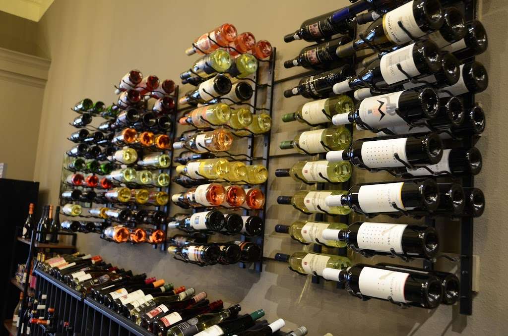 PK UnKorked Wine Shop & Tasting Room | 220 S Main St, Pontiac, IL 61764 | Phone: (309) 319-1103