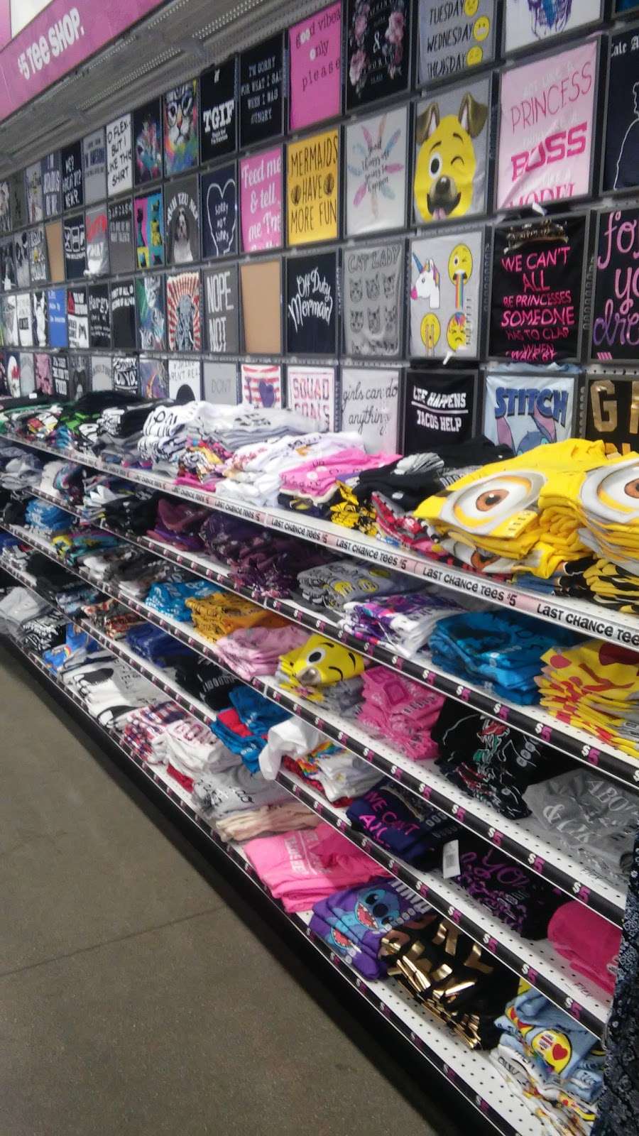 Five Below | 110 Porters Vale Blvd, Valparaiso, IN 46383 | Phone: (219) 462-5512