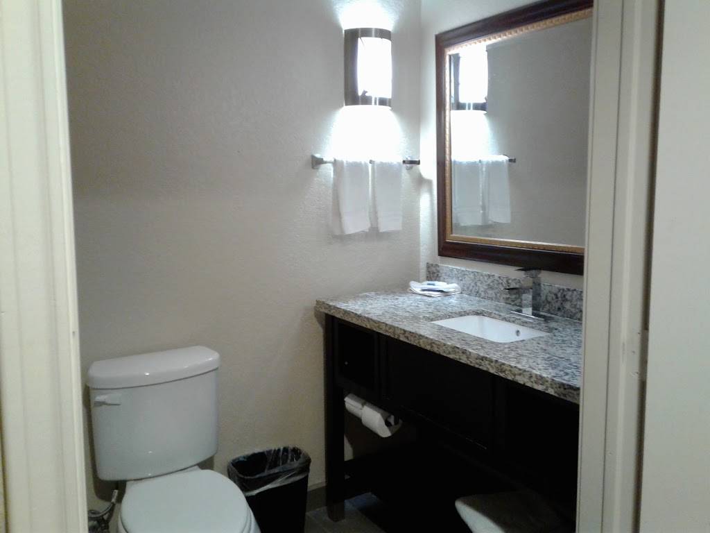 Scottish Inns & Suites West Fwy, White Settlement, TX | 8110 West Fwy, White Settlement, TX 76108, USA | Phone: (817) 882-6800