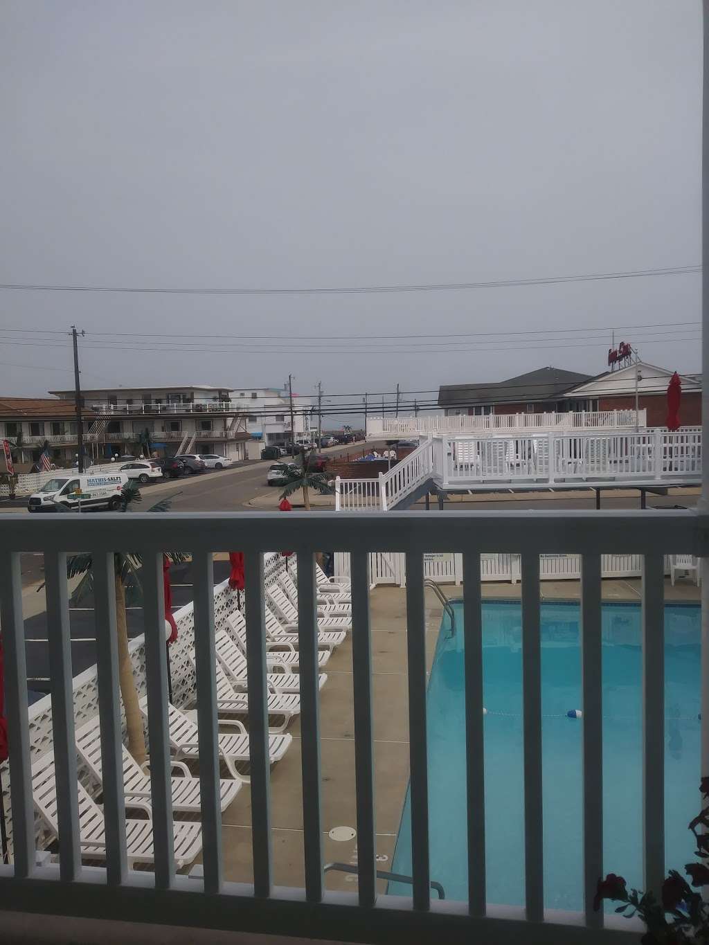 Town House | 8200 W St Paul Ave, Wildwood Crest, NJ 08260, USA | Phone: (917) 292-7190