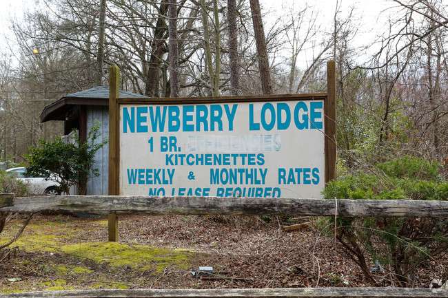 Newberry Lodge | 2437 Newberry St, Charlotte, NC 28208 | Phone: (704) 394-4662