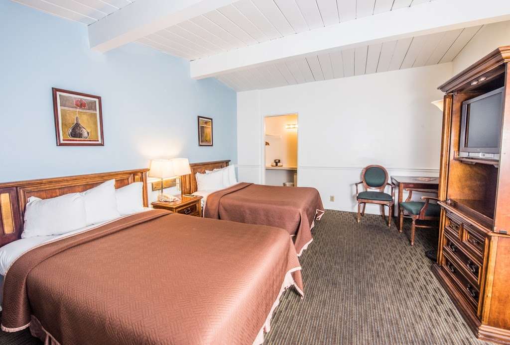 Laguna Beach Lodge | 30806 Coast Hwy, Laguna Beach, CA 92651 | Phone: (949) 499-2227