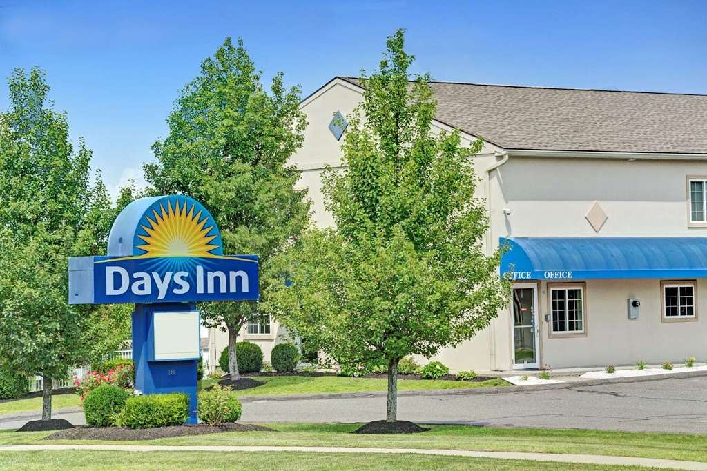 Days Inn by Wyndham Bethel - Danbury | 18 Stony Hill Rd, Bethel, CT 06801, USA | Phone: (203) 743-5990