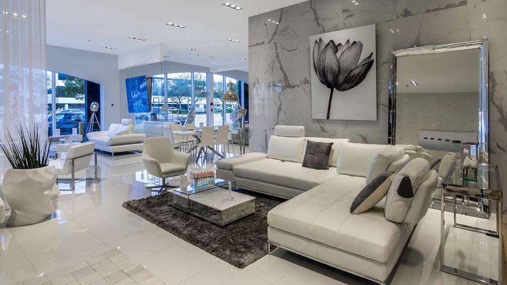 Modani Furniture Boca Raton | 7720 N Federal Hwy, Boca Raton, FL 33487, USA | Phone: (561) 717-7711