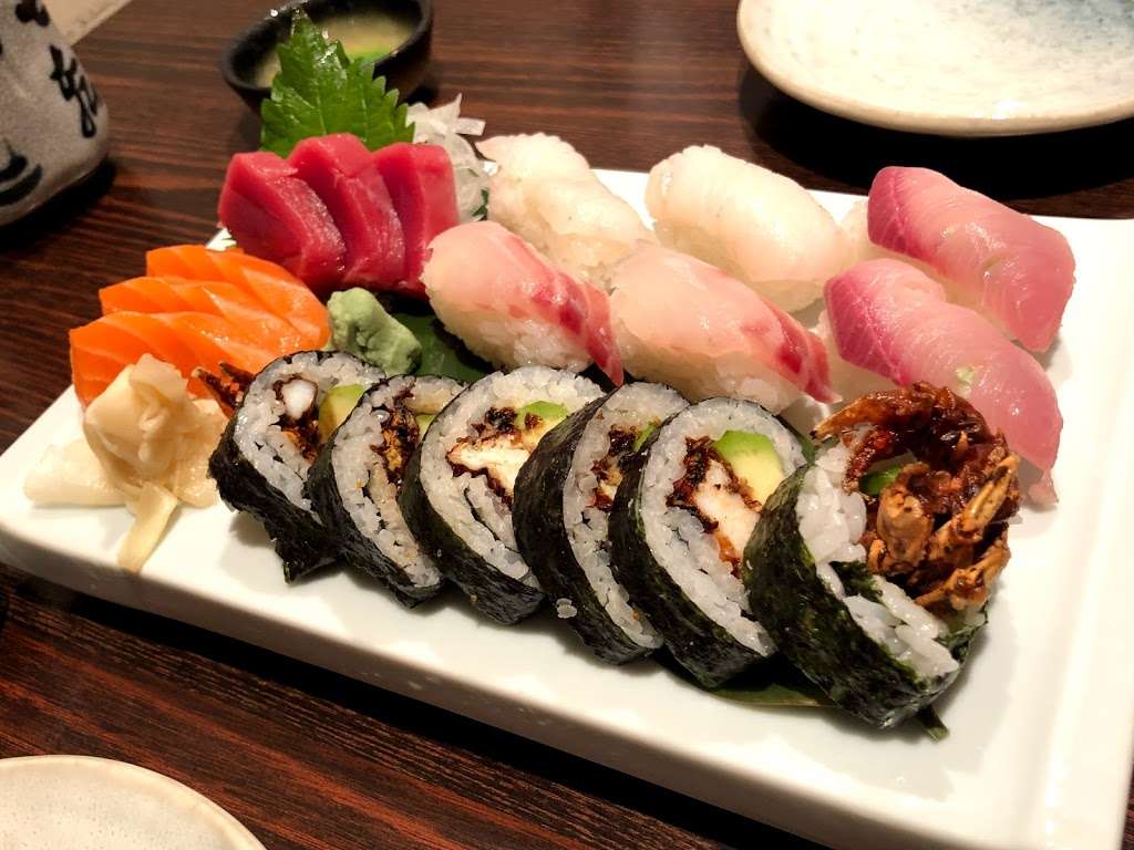 Sasa Sushi | 422 St John St, Clerkenwell, London EC1V 4NJ, UK | Phone: 020 7837 1155