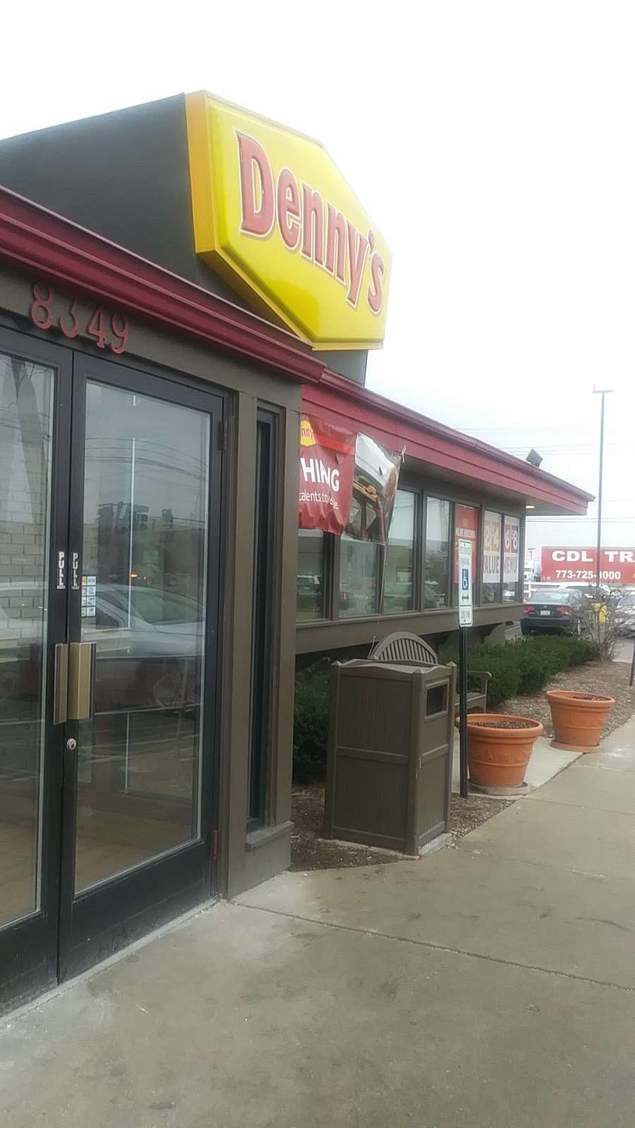 Dennys | 8349 W North Ave, Melrose Park, IL 60160 | Phone: (708) 450-0026