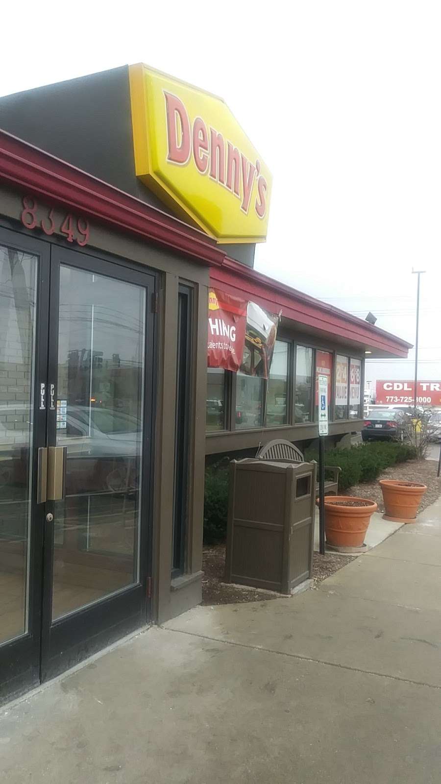 Dennys | 8349 W North Ave, Melrose Park, IL 60160, USA | Phone: (708) 450-0026