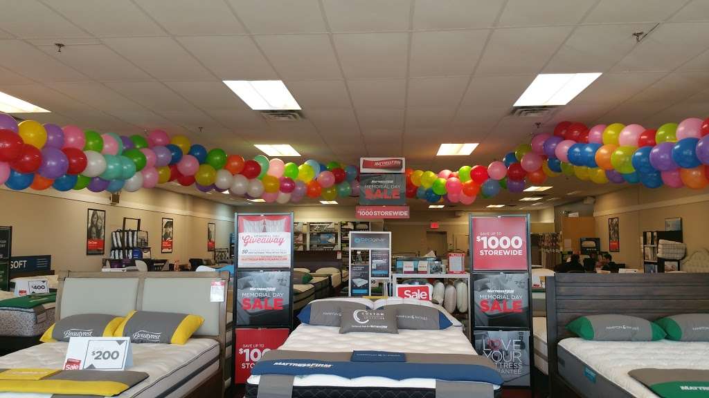 Mattress Firm Heartland Village | 2865 Richmond Ave, Staten Island, NY 10314, USA | Phone: (718) 698-9700