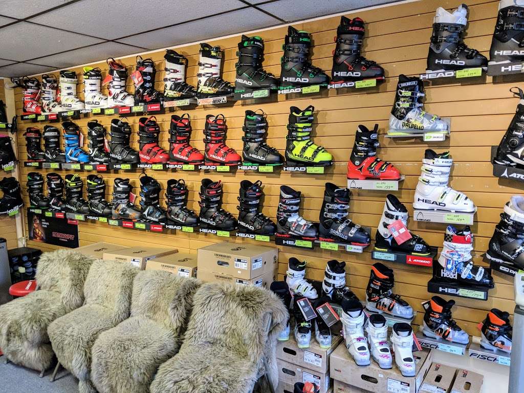 Winter Globe Sports | 6152 W Belmont Ave, Chicago, IL 60634, USA | Phone: (773) 736-0900