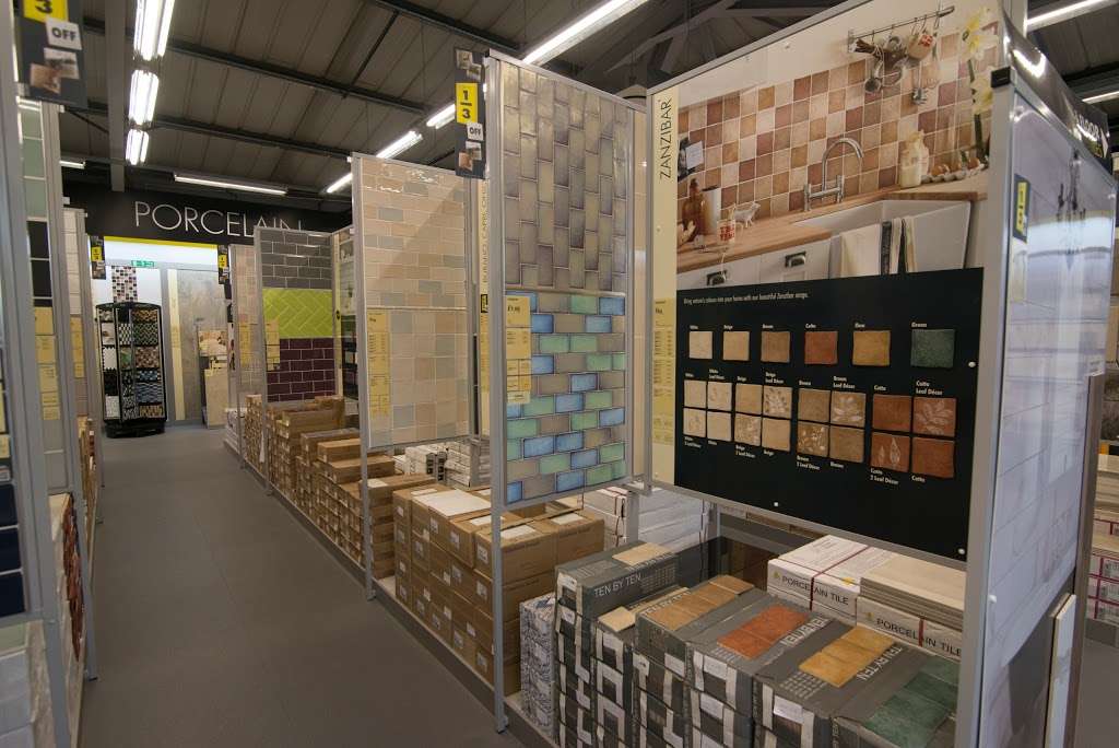 Topps Tiles Brentwood | 38 Brook St, Brentwood CM14 5LX, UK | Phone: 01277 219276