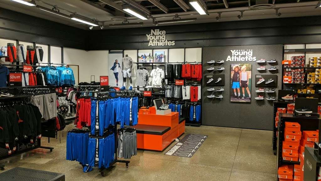 Nike Factory Store | 600 Bluebird Court, Race Track Lane, Central Valley, NY 10917 | Phone: (845) 928-8838