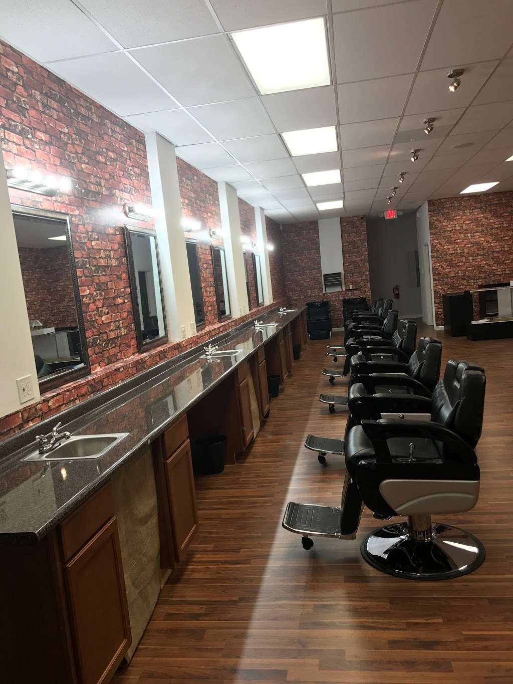 SWAVE BARBER LOUNGE | 4841 Shopton Rd Ste G, Charlotte, NC 28278, USA | Phone: (980) 224-3551