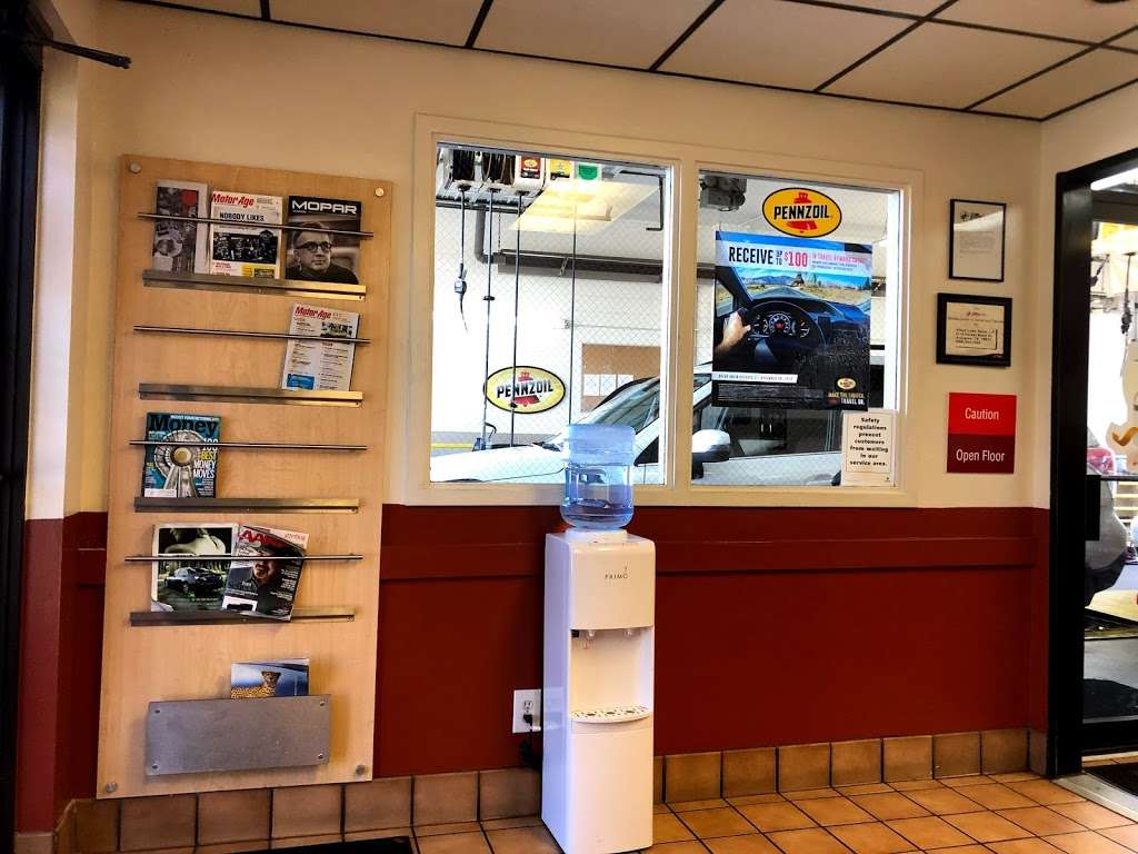 Jiffy Lube | 3435 W Holcombe Blvd, Houston, TX 77025, USA | Phone: (713) 838-8430