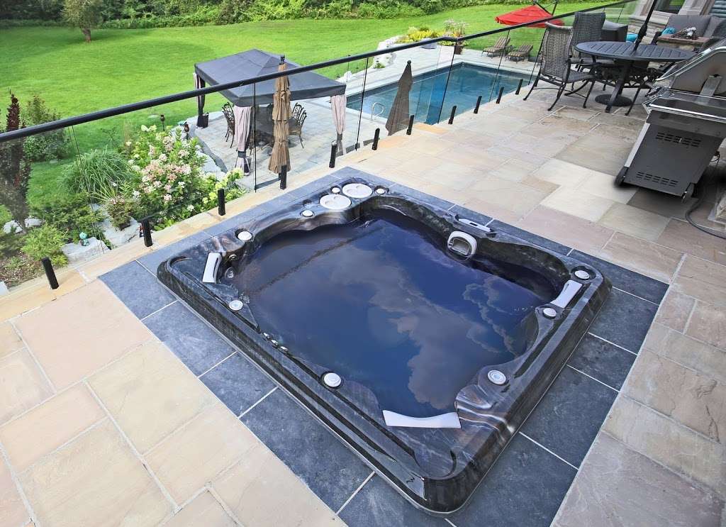 Hydropool UK Hot Tubs & Swim Spas | The Spa Showrooms/London Rd, Felbridge, East Grinstead RH19 2RQ, UK | Phone: 01342 311000