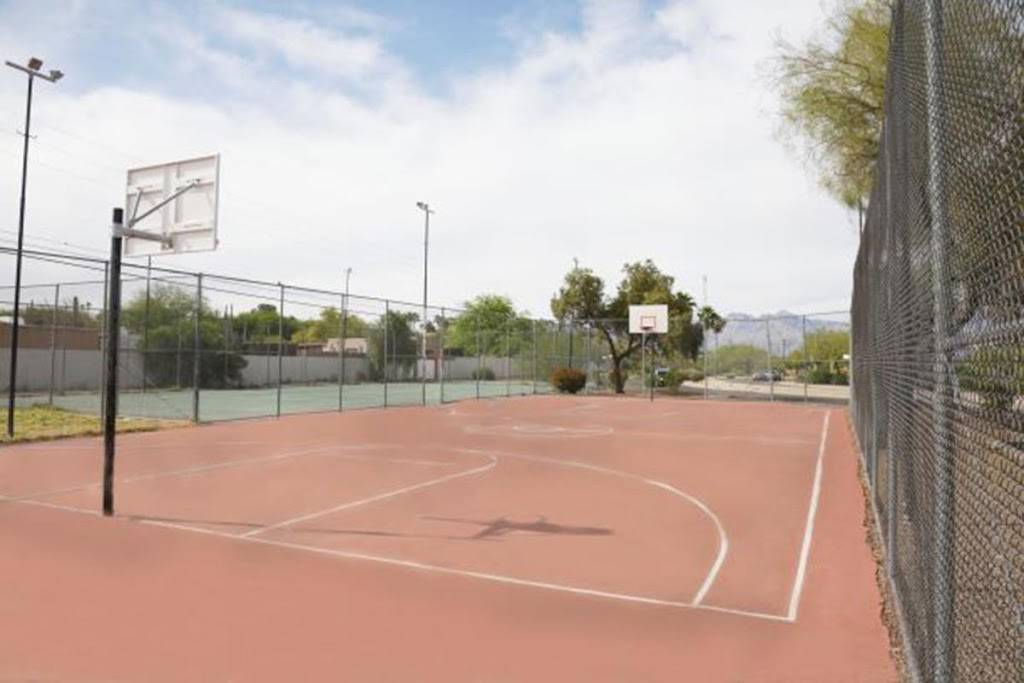 Overlook at Pantano Apartments | 1800 S Pantano Rd, Tucson, AZ 85710 | Phone: (520) 908-6189