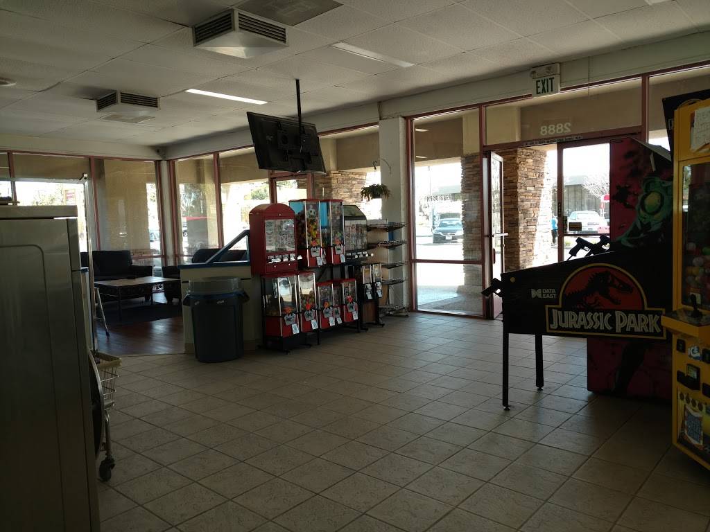 Super Laundry | 2890 Fletcher Pkwy, El Cajon, CA 92020, USA | Phone: (619) 465-6943
