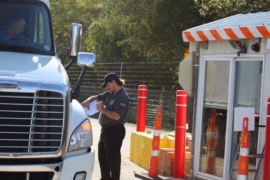 Atomic Secure Truck Parking | 5301 S 2nd Ave, Dallas, TX 75210, USA | Phone: (469) 893-1735