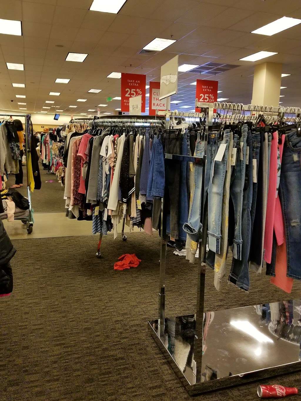 Nordstrom Rack Burbank Empire Center | 1601 N Victory Pl, Burbank, CA 91502, USA | Phone: (818) 478-2930