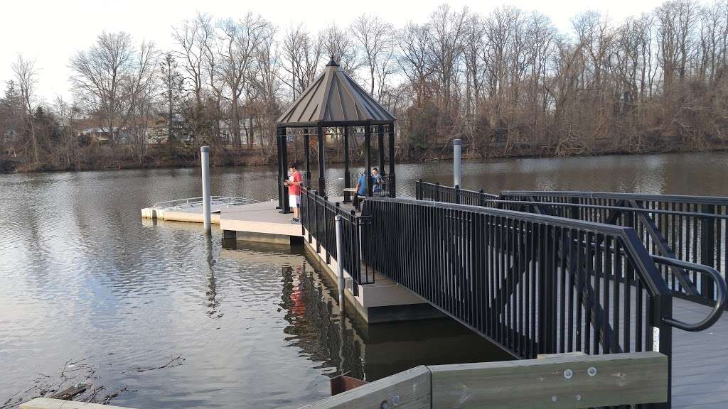 Columbus Park Gazebo Parking | 205 Lakeview Ave, Piscataway Township, NJ 08854, USA