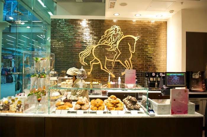 Godiva Chocolates | 37b, St Pancras International Station, Euston Rd, Kings Cross, London N1C 4QP, UK | Phone: 020 7837 9850