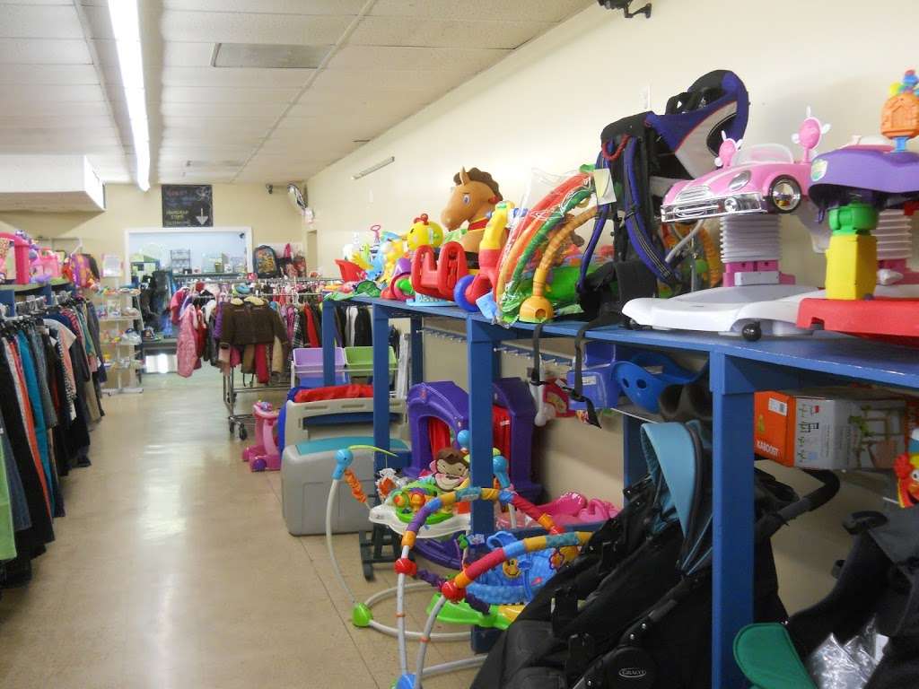 Fashion Cents Consignment | 255 N Decatur St, Strasburg, PA 17579, USA | Phone: (717) 687-8470