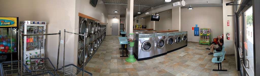 Cleveland Market Laundromat | 1025 FM 2025, Cleveland, TX 77328, USA | Phone: (281) 432-0500